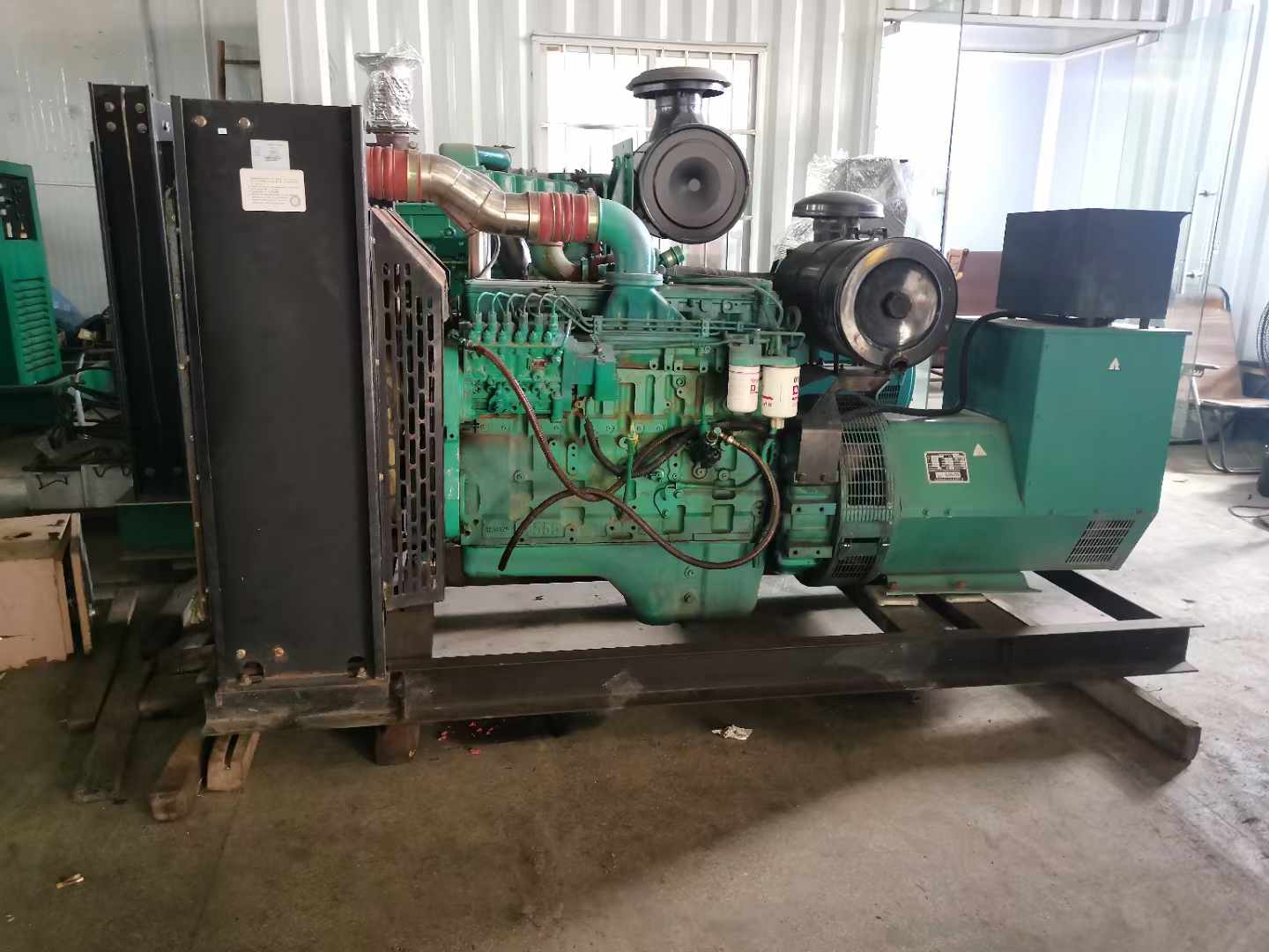 容城发电机租赁如何确定电缆的承载电流是否在安全范围内？